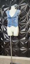 Load image into Gallery viewer, Vezucci denim vest          sz lrg (best fitting sz 16)
