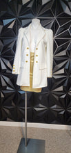 Load image into Gallery viewer, White open front blazer             sz small-sz 10
