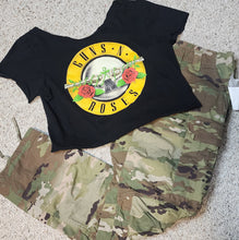 Load image into Gallery viewer, Camo pant/graphic tee  2 piece set            sz medium
