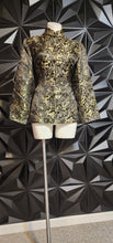 Load image into Gallery viewer, Oriental blazer               sz lrg, Best fitting sz medium
