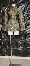 Load image into Gallery viewer, Oriental blazer               sz lrg, Best fitting sz medium
