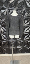 Load image into Gallery viewer, Unbranded puffer sleeve sweater         sz untagged, Fitting sz lrg-2x
