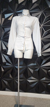 Load image into Gallery viewer, Lucia white embroidered blouse         sz untagged, Best fitting sz medum
