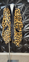 Load image into Gallery viewer, Cheetah print poncho          sz one size
