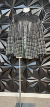 Load image into Gallery viewer, Zara fringe distress jacket         sz sm-lrg (10)
