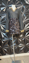 Load image into Gallery viewer, Black big sequin skirt            sz 2xl
