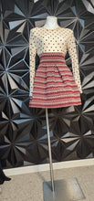 Load image into Gallery viewer, H&amp;M zig zag fit and flare skirt       sz large
