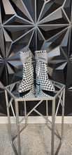 Load image into Gallery viewer, NWOT Houndstooth print heels  sz 10
