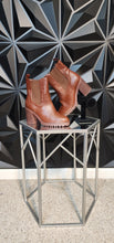Load image into Gallery viewer, Princess Polly rustic heel boots       sz 9
