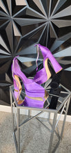 Load image into Gallery viewer, Fashion Nova purple platform heels        sz 9
