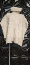 Load image into Gallery viewer, Max Studio poncho top            sz med-xlrg
