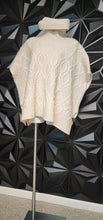 Load image into Gallery viewer, Max Studio poncho top            sz med-xlrg
