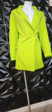 Load image into Gallery viewer, Shein curve lime blazer            sz 1xl (14/16)
