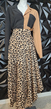 Load image into Gallery viewer, Cheetah print long skirt              sz untagged, best fit 14/16
