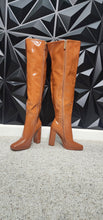 Load image into Gallery viewer, Cape Robbin patent leather heels            sz 7
