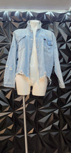 Load image into Gallery viewer, Denim distressed jacket        sz lrg-1x
