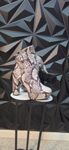 Load image into Gallery viewer, Bamboo reptile print heels        sz 8.5
