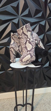 Load image into Gallery viewer, Bamboo reptile print heels        sz 8.5
