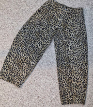 Load image into Gallery viewer, Leopard barrel jeans           sz medium
