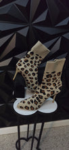 Load image into Gallery viewer, Cheetah print spandex heels          sz 41=10
