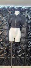 Load image into Gallery viewer, Long arm puffer crop jacket              sz medium
