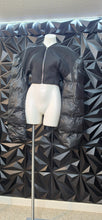 Load image into Gallery viewer, Long arm puffer crop jacket              sz medium
