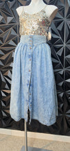 Load image into Gallery viewer, Vintage stonewash skirt           sz untagged, best fit sz 12/14
