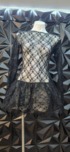 Load image into Gallery viewer, Lace sheer top                 sz small
