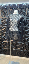 Load image into Gallery viewer, Lace sheer top                 sz small
