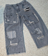 Load image into Gallery viewer, Denim wash wide leg cargo jean             sz 1xl (16)
