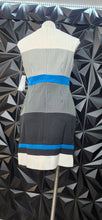 Load image into Gallery viewer, Sandra Darren box print dress           sz 8
