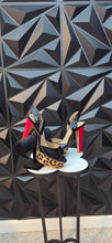 Load image into Gallery viewer, Steve Madden leopard platform heels         sz 9.5
