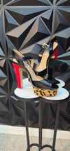 Load image into Gallery viewer, Steve Madden leopard platform heels         sz 9.5
