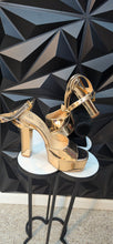 Load image into Gallery viewer, So Me rose gold platform heels          sz 10 (read disclaimer)
