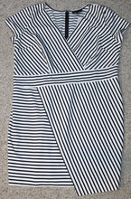Load image into Gallery viewer, NWT LANE BRYANT STRIPE DRESS        SZ 22
