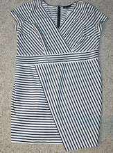Load image into Gallery viewer, NWT LANE BRYANT STRIPE DRESS        SZ 22
