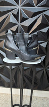 Load image into Gallery viewer, Catherine open side booties             sz 8
