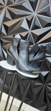 Load image into Gallery viewer, Catherine open side booties             sz 8
