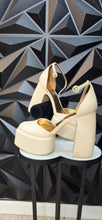 Load image into Gallery viewer, Sam Edelman chunky platform heels             sz 8.5
