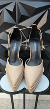 Load image into Gallery viewer, Brand new Berness platform chunky heels           sz 9   disclaimer: please read
