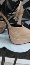 Load image into Gallery viewer, Brand new Berness platform chunky heels           sz 9   disclaimer: please read
