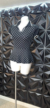 Load image into Gallery viewer, Elle polka dot flare top           sz small
