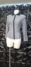 Load image into Gallery viewer, Petite sophisticate stripe top        sz medium
