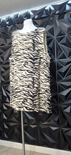 Load image into Gallery viewer, New H&amp;M printed oversize dress  sz 4xl
