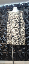 Load image into Gallery viewer, New H&amp;M printed oversize dress  sz 4xl
