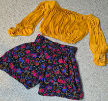 Load image into Gallery viewer, Floral shorts/off shoulder top 2 piece set b    sz medium
