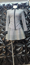 Load image into Gallery viewer, Houndstooth skirt   sz med/large fit
