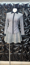 Load image into Gallery viewer, Houndstooth skirt   sz med/large fit
