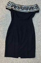 Load image into Gallery viewer, A.J Bari off shoulder dress          sz 4

