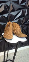 Load image into Gallery viewer, Matisse fringe open booties        sz 7
